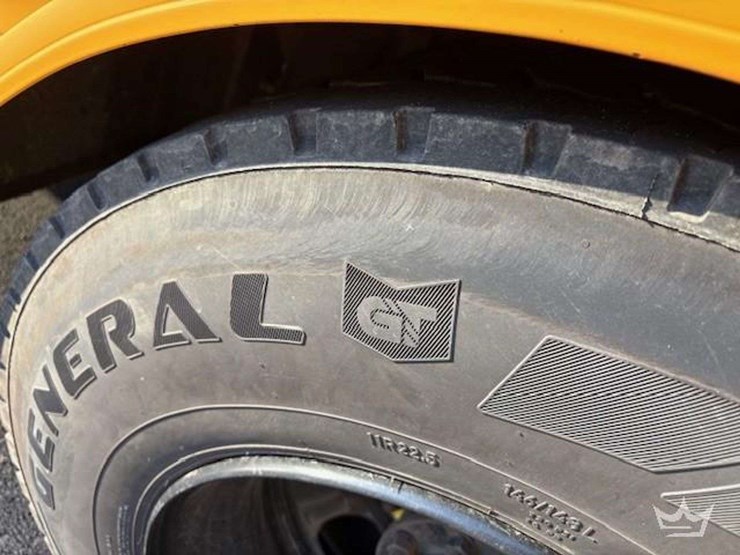 2007-freightliner-b2-image-15