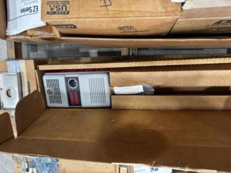 qty-of-door-entry-&-exit-hardware-image-12