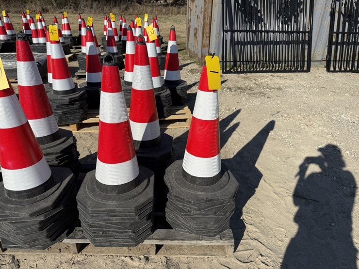 25-traffic-cones-image-1