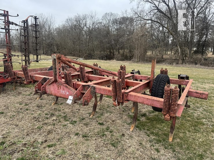 1983-bush-hog-12-image-1