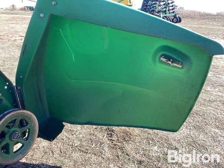 2010-john-deere-630f-image-12