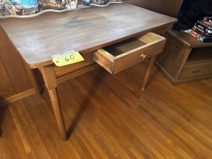 vintage-wooden-desk-image-6