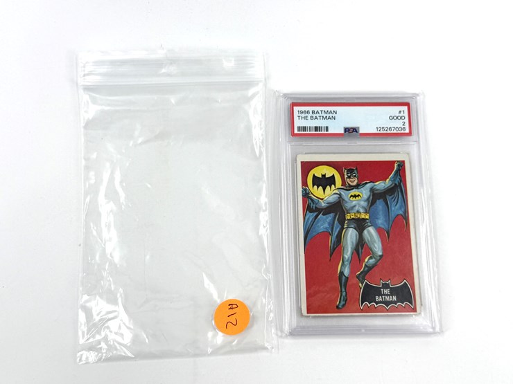 #1062-•-1966-topps-batman-#1-trading-card-image-5