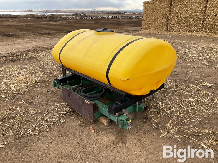 front-mount-fertilizer-tank-image-1