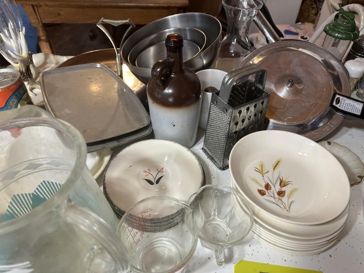 misc.-kitchen-cookware-&-silverware-image-6