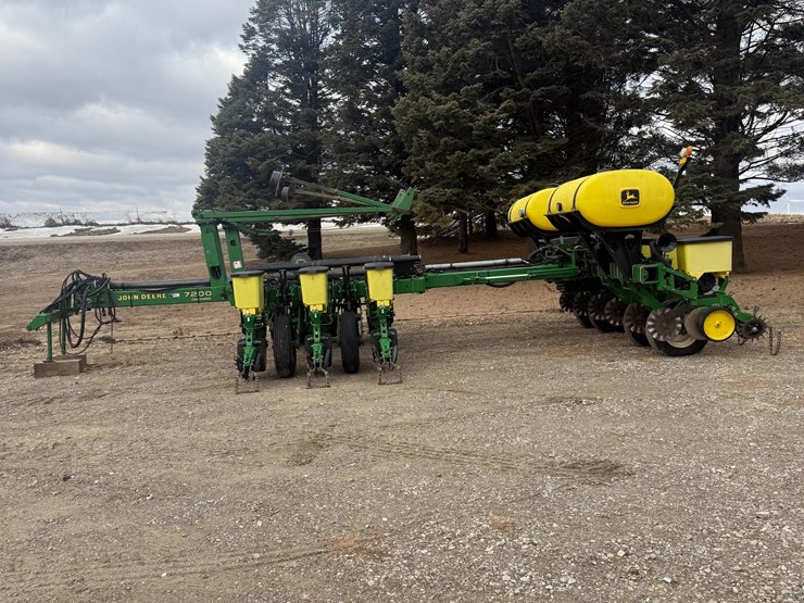 john-deere-7200-image-8