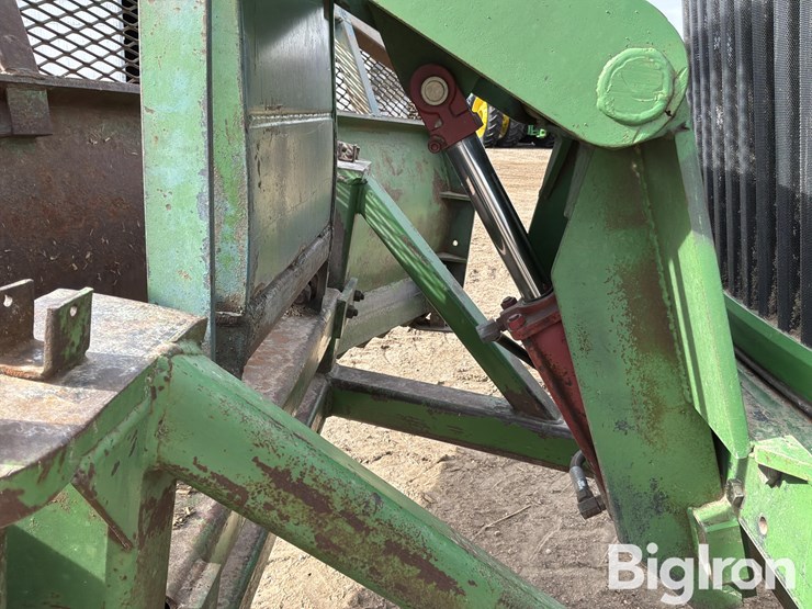 2004-john-deere-8320-image-11