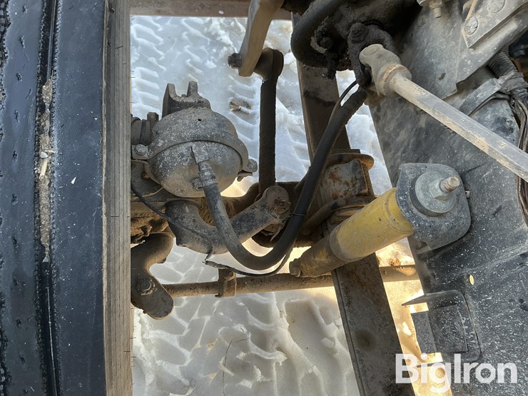 2001-international-9900i-image-17