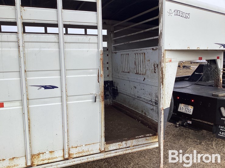 2000-titan-trailer-image-13