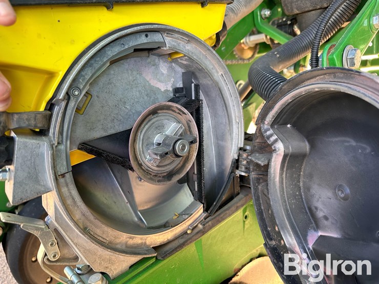 2015-john-deere-1795-image-19