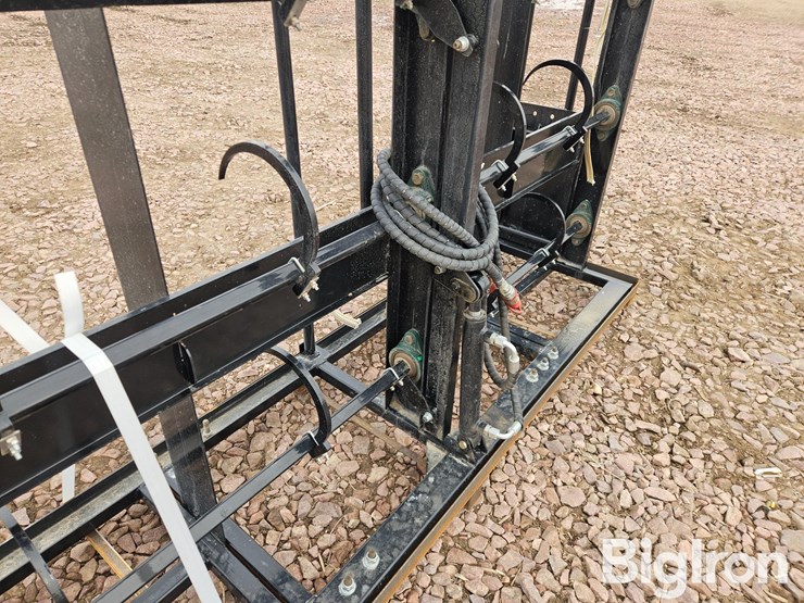 2025-giyi-hbc85-skid-steer-hay-bale-collector-image-8