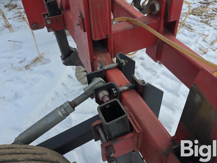 9-knife-anhydrous-applicator-image-19