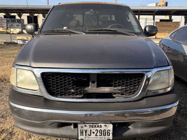 2003-ford-f150-lariat-image-2