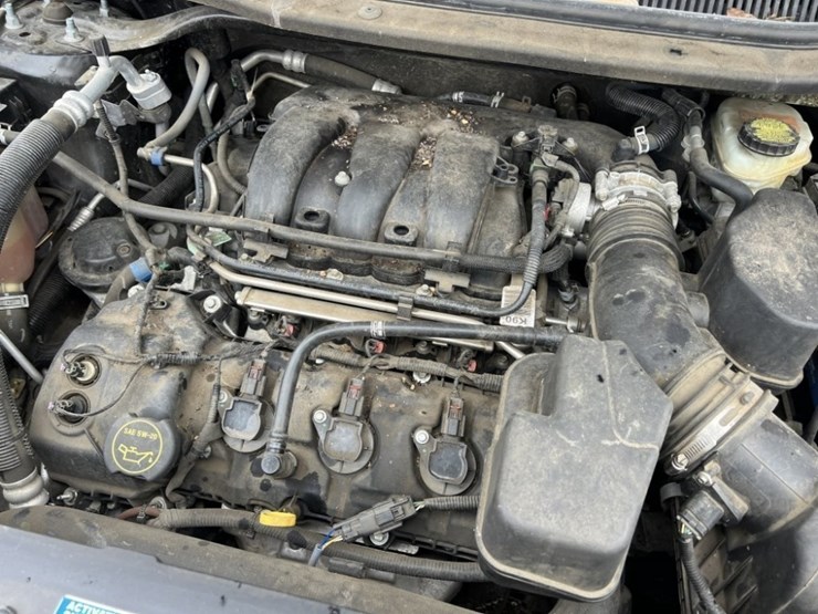 2015-ford-explorer-image-12