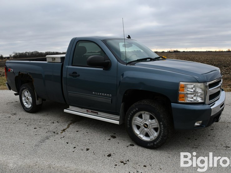 2010-chevrolet-silverado-1500-lt-image-3