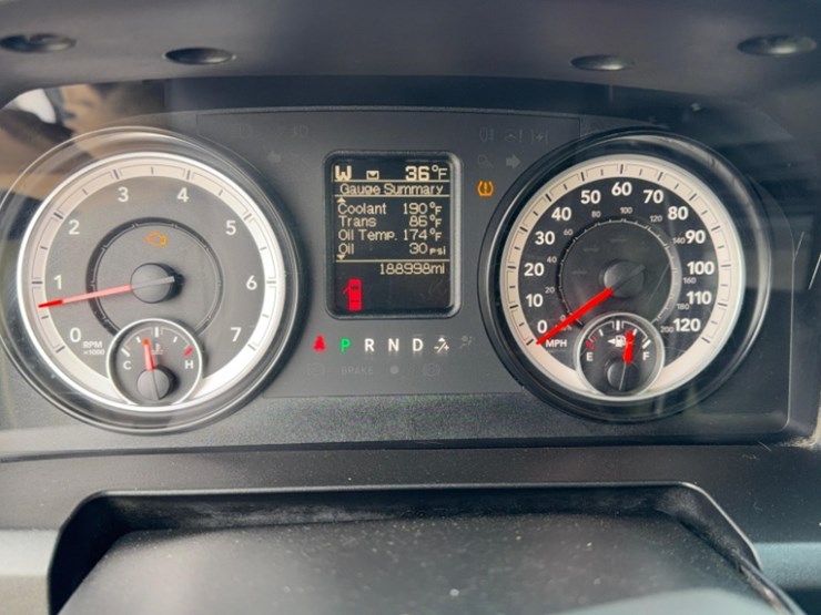 2015-dodge-2500-image-8