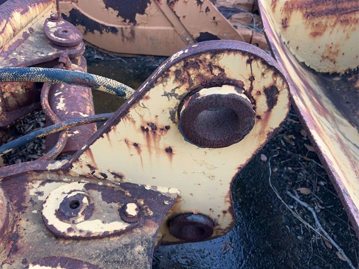 71”-hydraulic-bucket-image-12