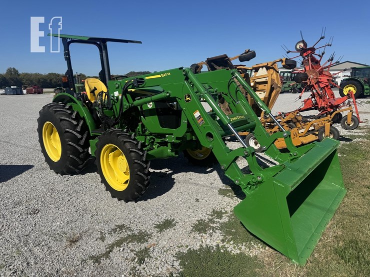 2022-john-deere-5065e-image-3