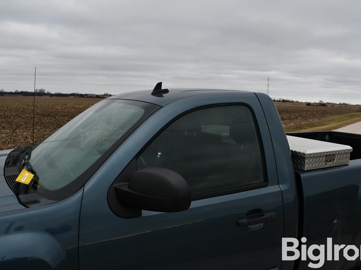 2010-chevrolet-silverado-1500-lt-image-12