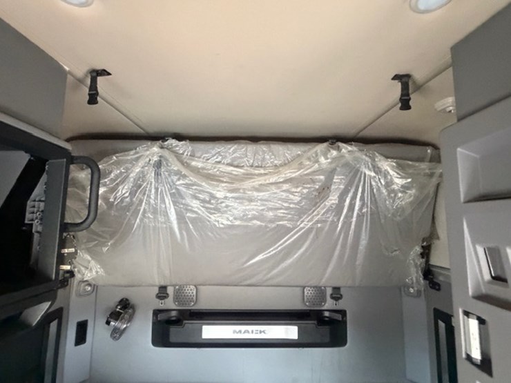 #227-•-2020-mack-anthem-image-73