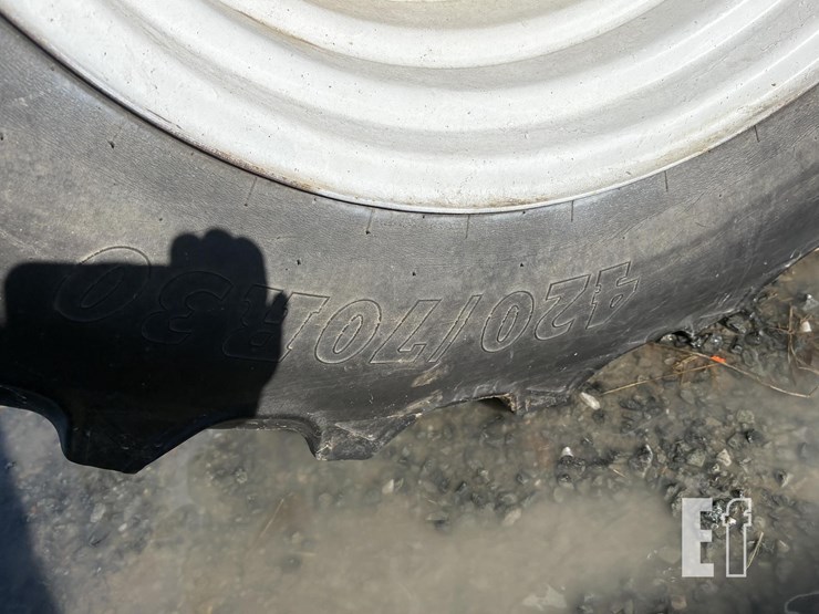 1995-ford-8670-image-7