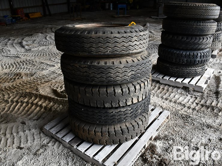 pallet-of-tires-image-3