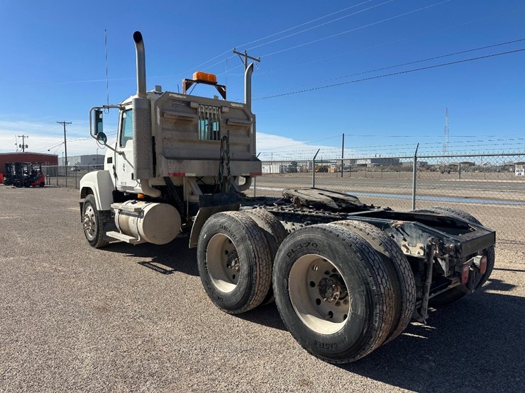 2005-mack-chn613-image-4