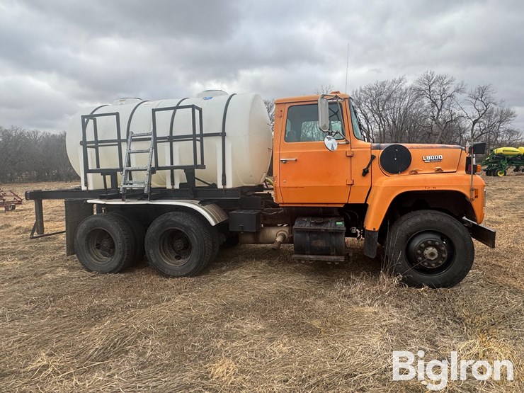 1990-ford-l8000-image-4