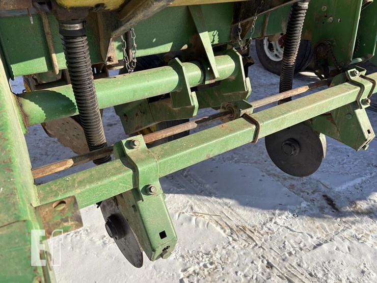 john-deere-7200-image-5