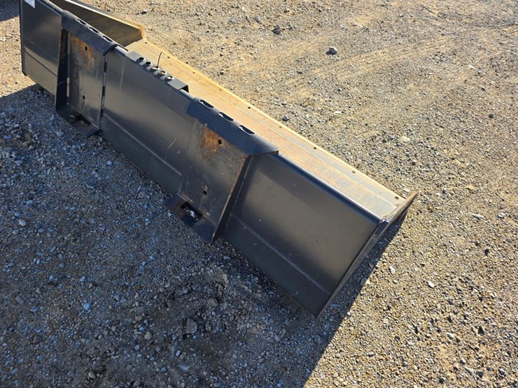 #4094-•-new-holland-84"-lo-pro-bucket-image-3