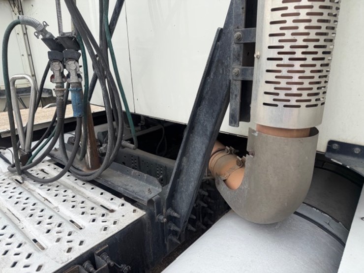 #227-•-2020-mack-anthem-image-34