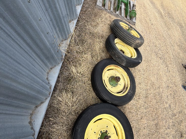 john-deere-1770-wheels-&-drive-frames-image-4