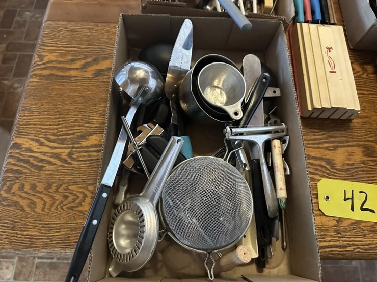 misc.-kitchenware-&-silverware-image-4