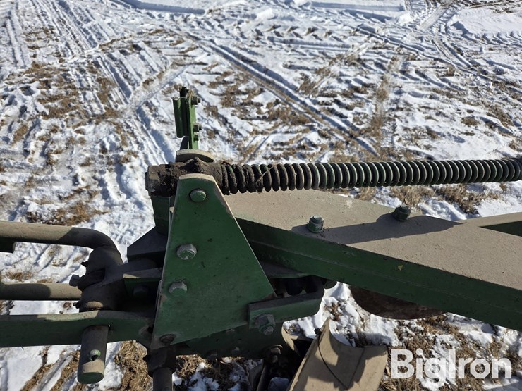 john-deere-4-bottom-plow-image-17