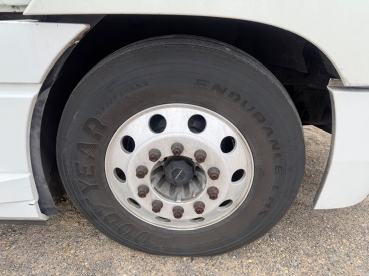 #227-•-2020-mack-anthem-image-30