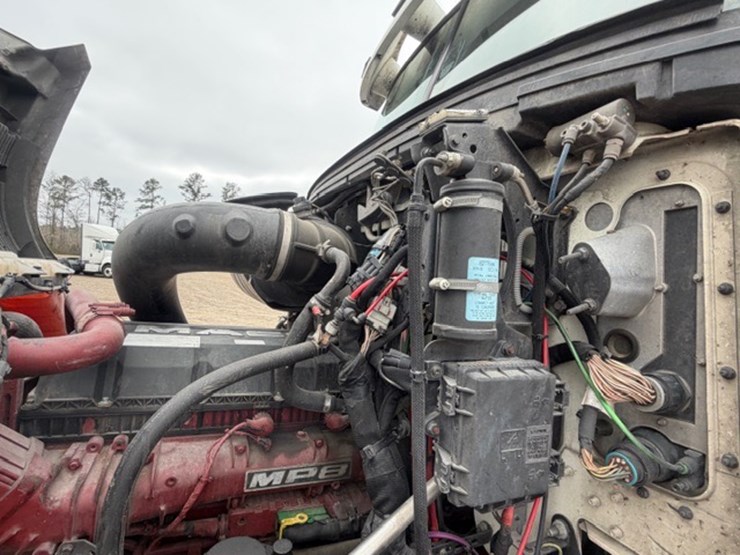 #227-•-2020-mack-anthem-image-87