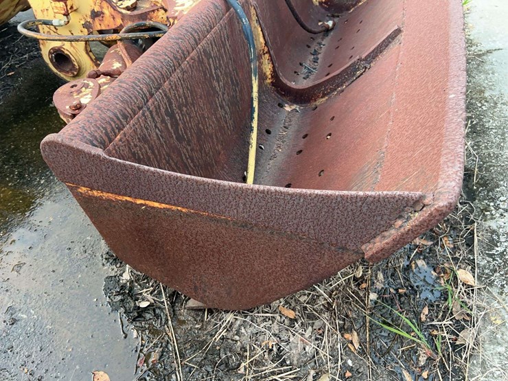 71”-hydraulic-bucket-image-16