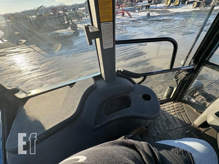 new-holland-ts110-image-21