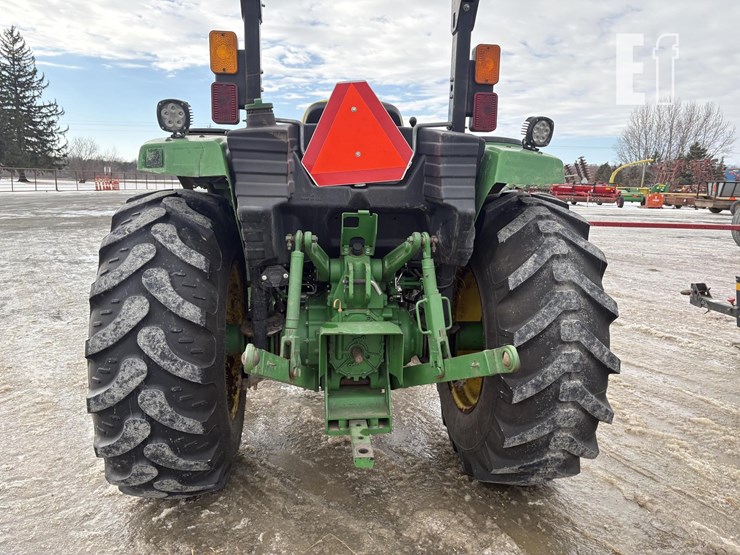 2017-john-deere-4044m-image-13