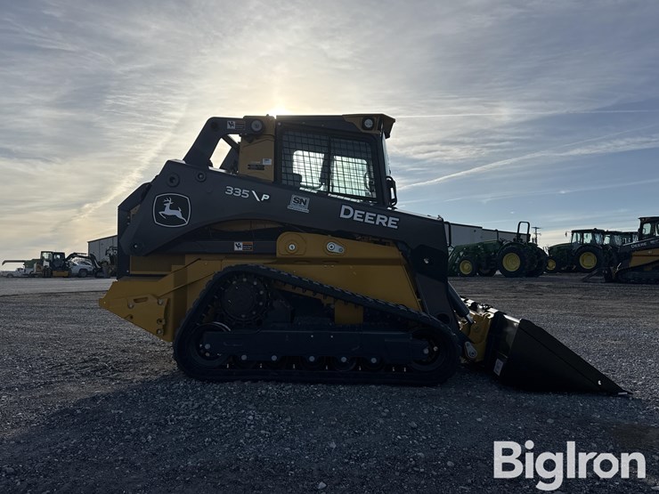 2025-john-deere-11-image-4