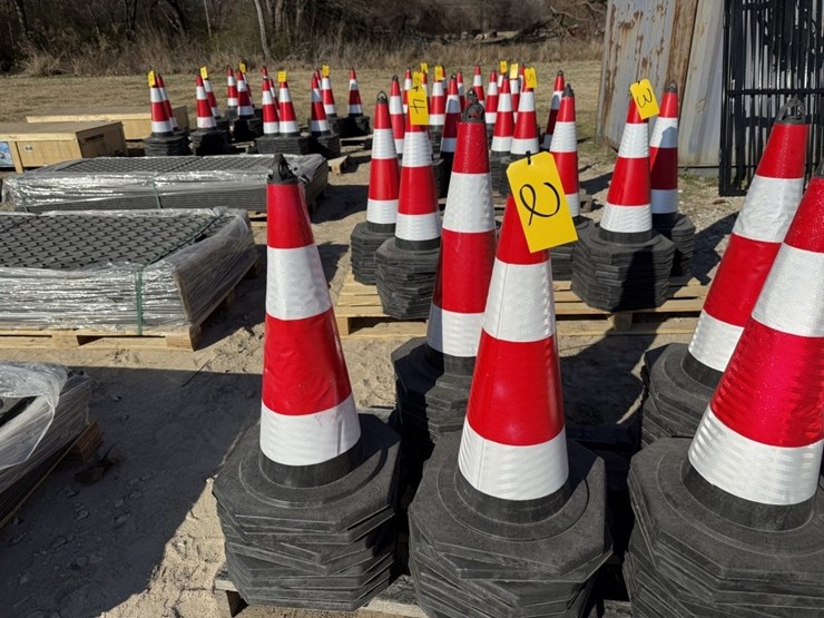 25-traffic-cones-image-1