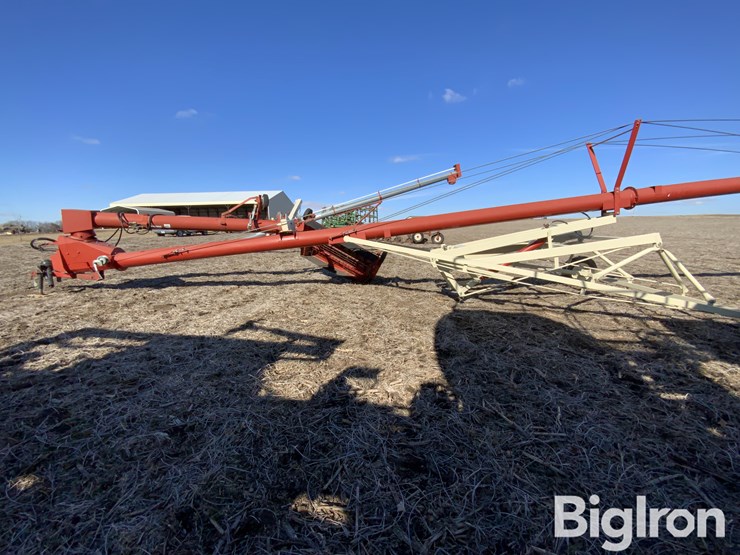 buhler-farm-king-1070-image-16