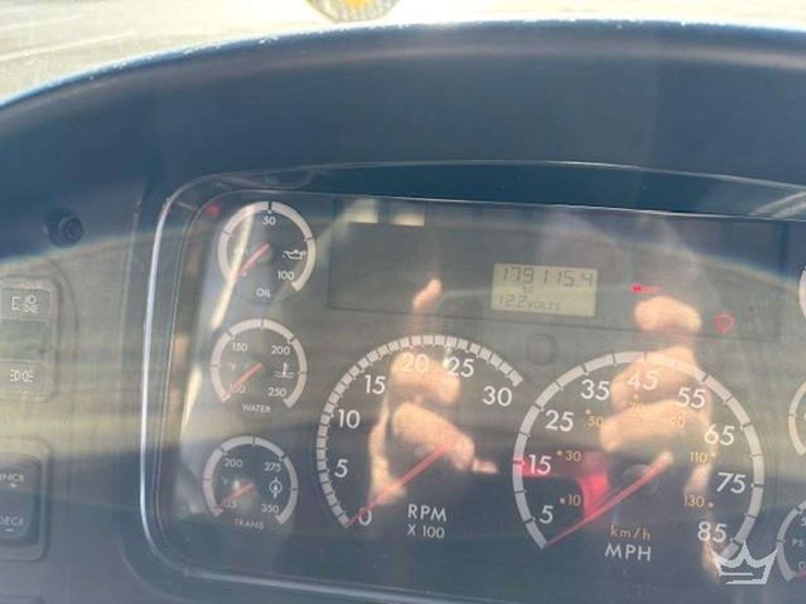 2007-freightliner-b2-image-6