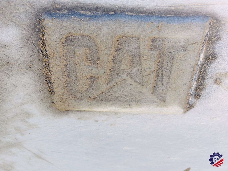 cat-54-in-excavator-tooth-bucket-image-10