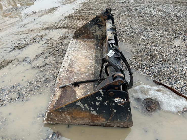 74”-4-in-1-skid-steer-bucket-image-2