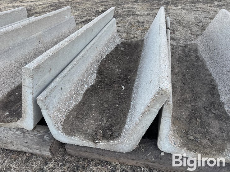 8'-concrete-feed-bunks-image-12