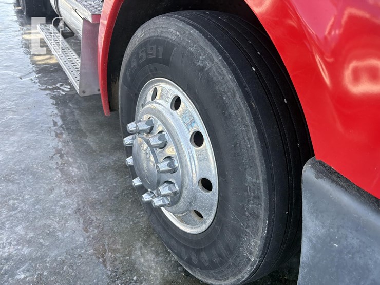 2004-freightliner-columbia-112-image-4