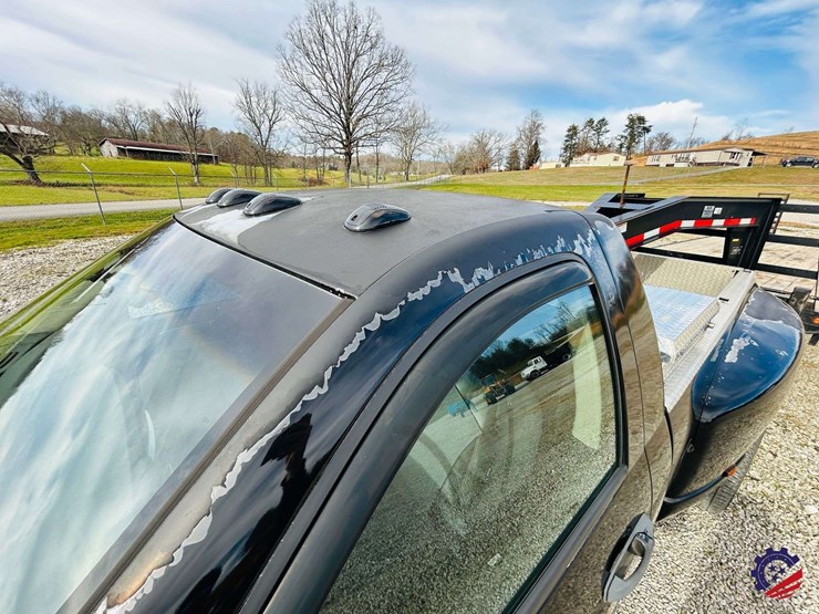 2004-dodge-ram-3500-image-21