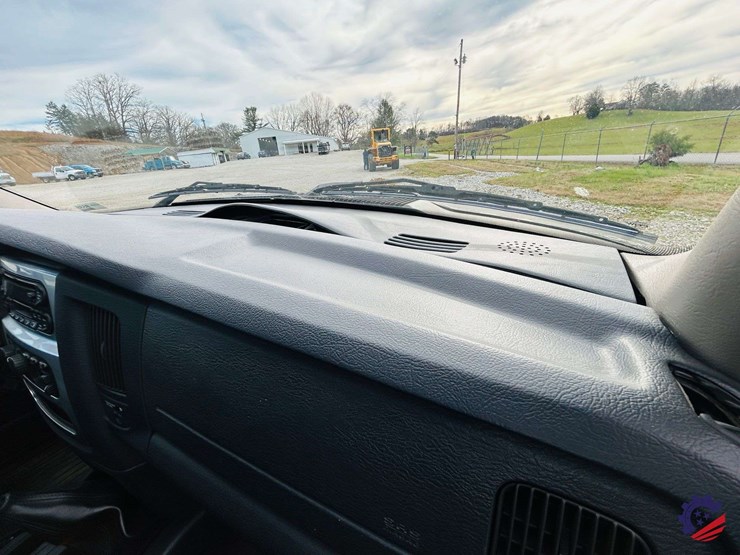 2004-dodge-ram-3500-image-85