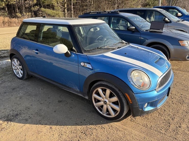 2009-mini-cooper-s-car-image-3